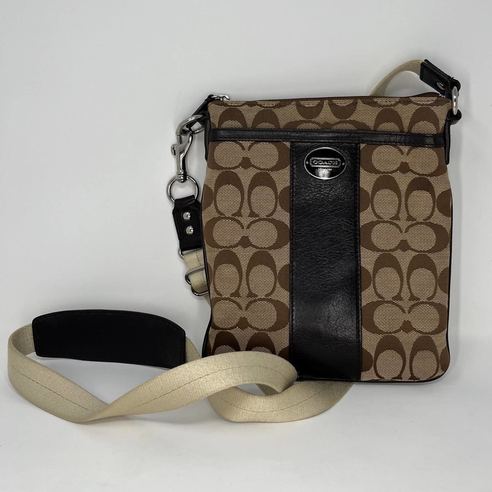 Coach Sutton Signature Tan Crossbody Everyday Casual … Gem